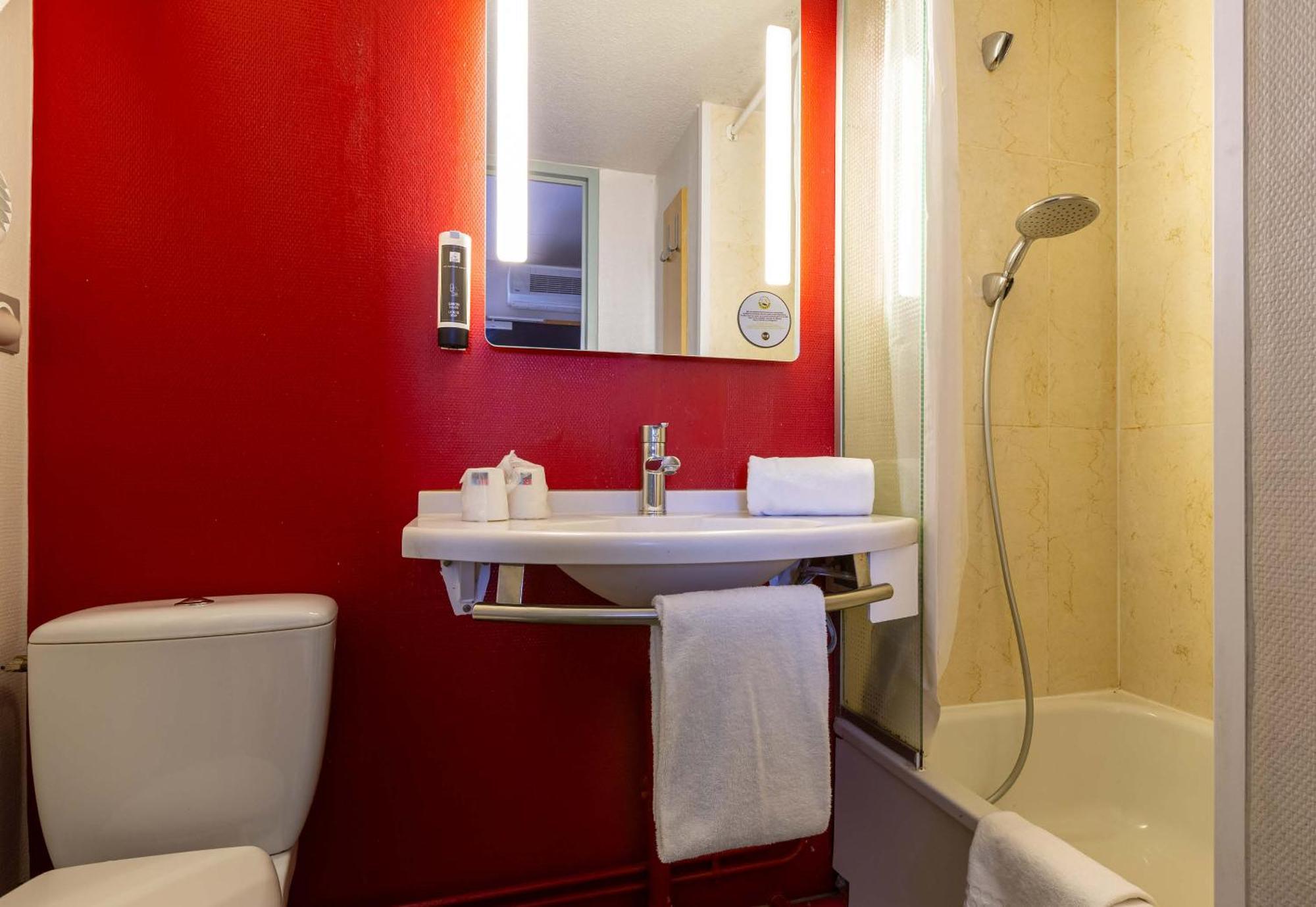 B&B Hotel Chartres Le Forum Le Coudray Eksteriør billede