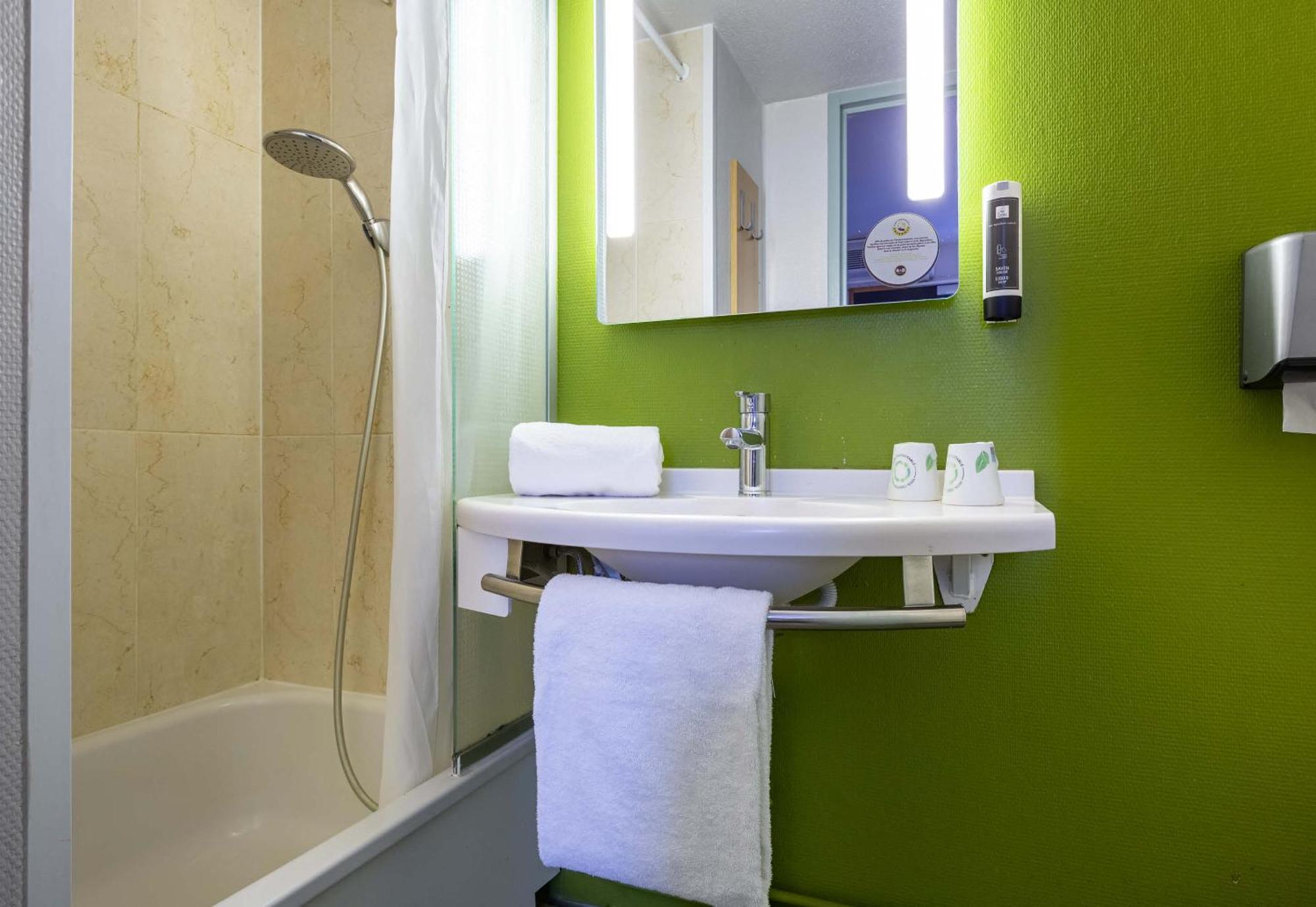 B&B Hotel Chartres Le Forum Le Coudray Eksteriør billede